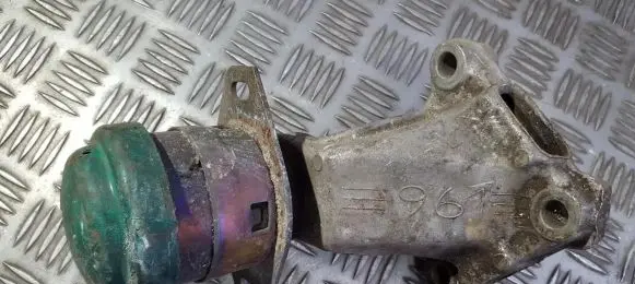 Citroen C5 Engine mount bracket 9641690980