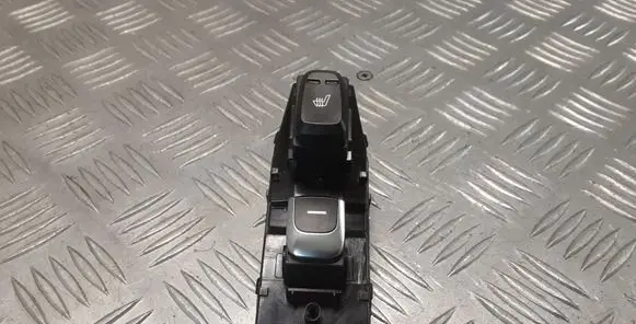 KIA Sportage Seat heating switch 93580F1020