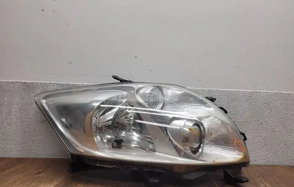 Toyota Auris 150 Headlight/headlamp 8113002470 89902091