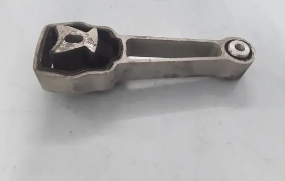 Volvo XC60 Engine mount bracket 30793322