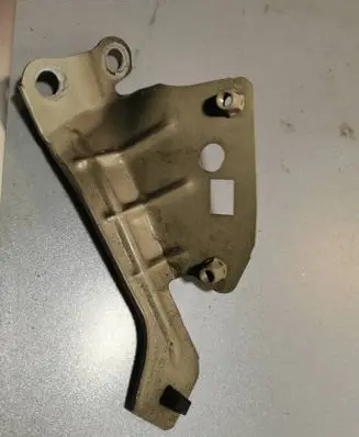 Fender mounting bracket
