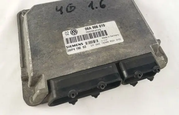 Volkswagen Golf IV Engine control unit/module 06A906019 5WP419003