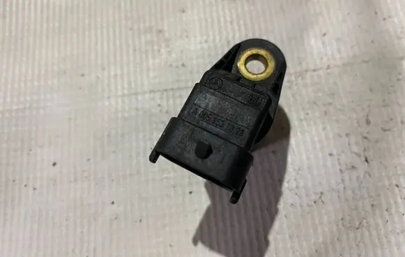 Mercedes-Benz A W169 Camshaft position sensor a0051531328 0051531328