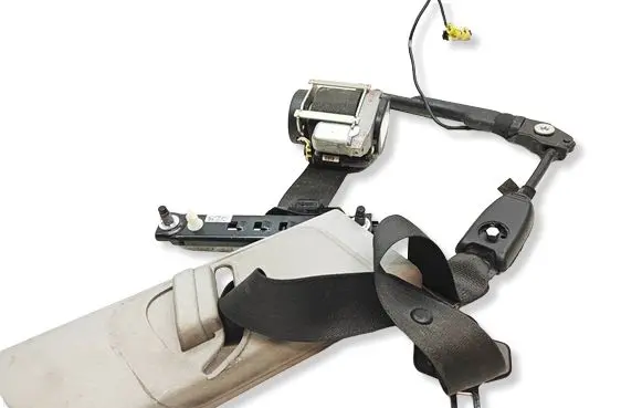 Opel Zafira C Front seatbelt 620611500 008R000