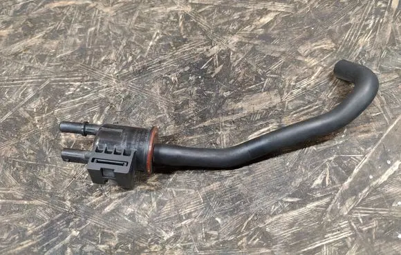 Fiat 500X Vacuum valve 04627182AA