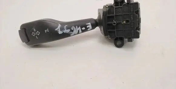 BMW 3 E46 Indicator stalk 8363668K 0110401025