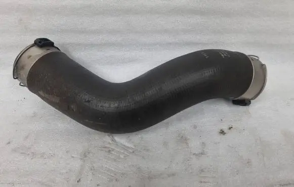 Intercooler hose/pipe