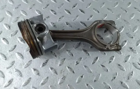 Audi Q2 - Piston with connecting rod 05E107065S 04E198401AE