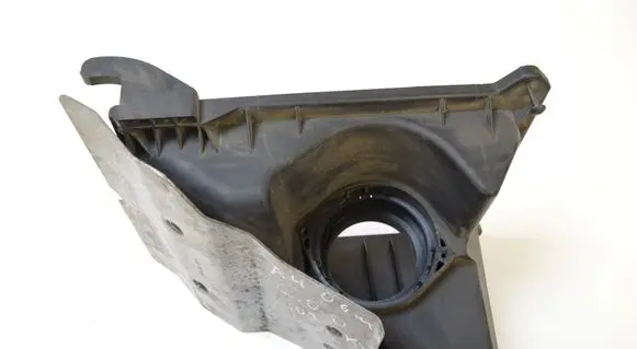 Lexus RX 450H Air filter box cover 03G133837