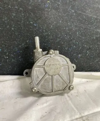 Mercedes-Benz C W204 Vacuum pump A2712301665