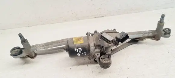 Front wiper linkage