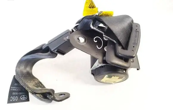 Toyota Avensis T270 Middle seatbelt (rear) 7335005050
