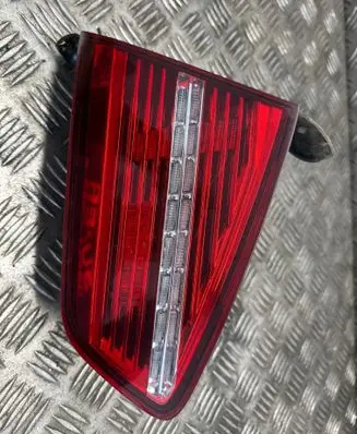 Tailgate rear/tail lights