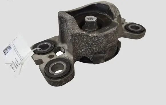 Volvo V60 Engine mount bracket 31401307