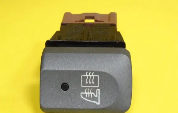 Honda Jazz Windscreen/window heater switch M19620