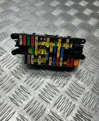 Peugeot 206 Fuse box set 9635518180