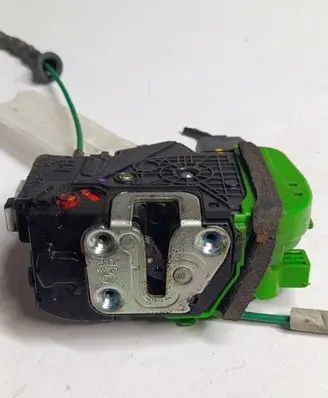 Hyundai i40 Rear door lock 81420-3Z010