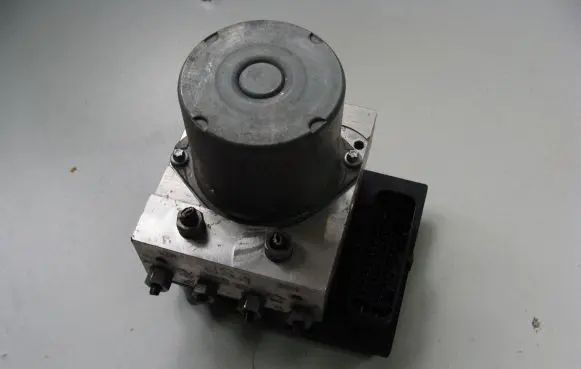 Audi A4 S4 B8 8K ABS Pump 8K0614517ED