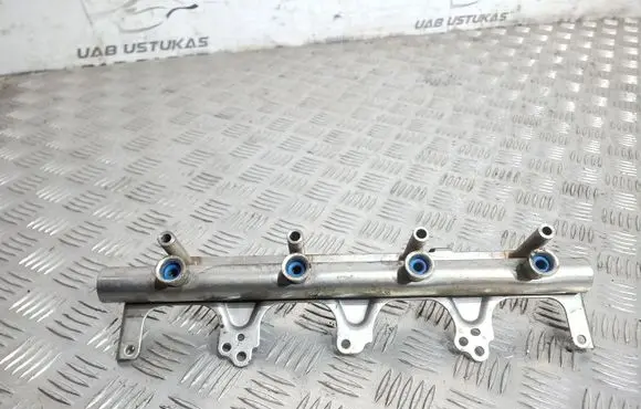 Audi A4 S4 B7 8E 8H Fuel main line pipe 06F133317C