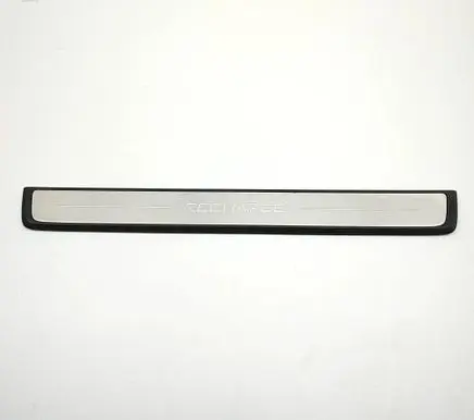 Volvo XC40 Front sill trim cover 32132599