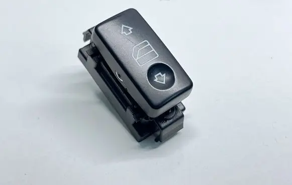 Mercedes-Benz S W220 Electric window control switch A2208213379
