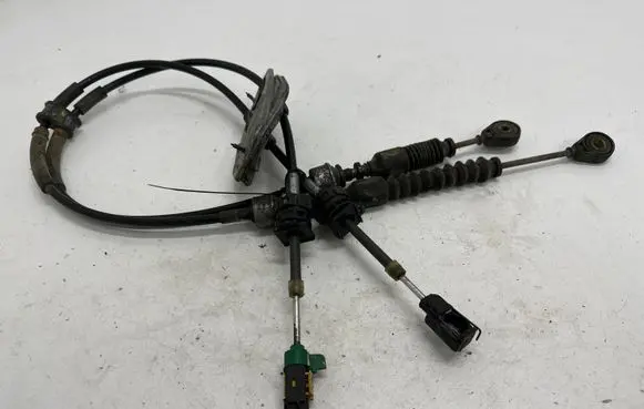 Toyota Avensis T270 Gear shift cable linkage