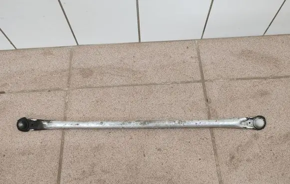 Subaru Legacy Front wiper linkage 