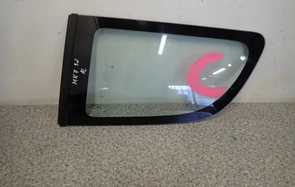 Suzuki Swift II Side middle window/glass 