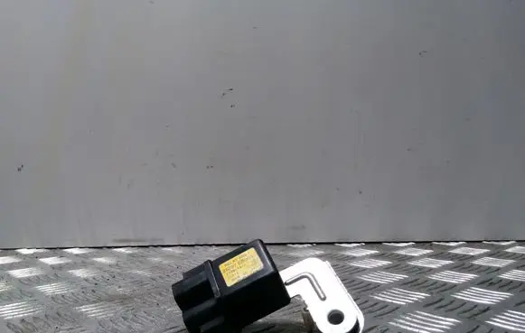 Nissan Pathfinder R51 Glow plug pre-heat relay 25237EB300