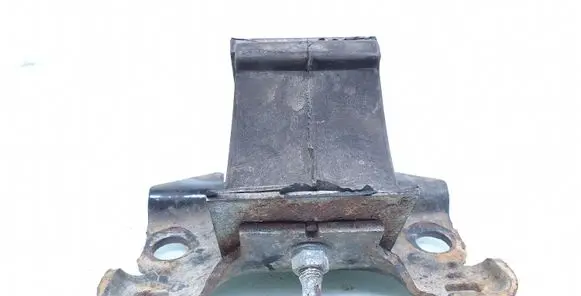 Nissan Navara D40 Engine mount bracket 11220EB300
