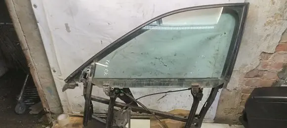 Audi A4 S4 B5 8D Front door window/glass frame 