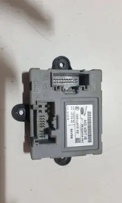 Jaguar XF X250 Door control unit/module AH2214D617AB 1001261102