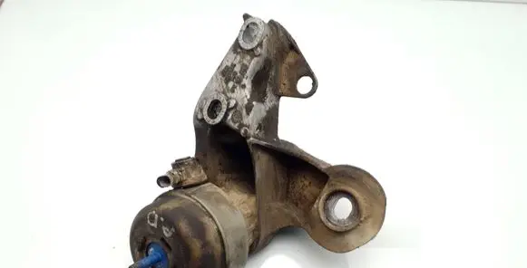 Audi A6 S6 C6 4F Engine mount bracket 4F0199352M