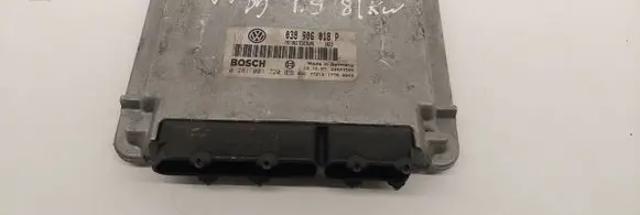 Volkswagen PASSAT B5 Engine control unit/module 038906018P 0281001720