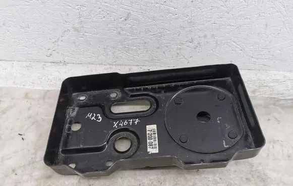 Mercedes-Benz C W205 Battery tray 7200087