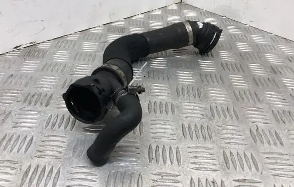 BMW 5 E60 E61 Engine coolant pipe/hose 7789742