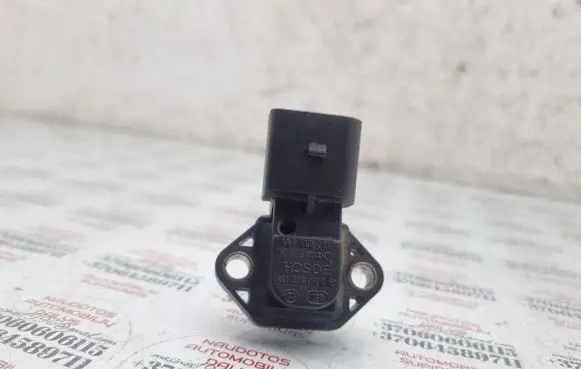 Volkswagen Golf IV Air pressure sensor 038906051