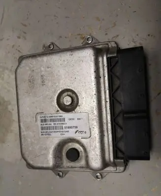 Fiat Punto (199) Engine control unit/module 51880758 85HPEU5S8S BC0103668A