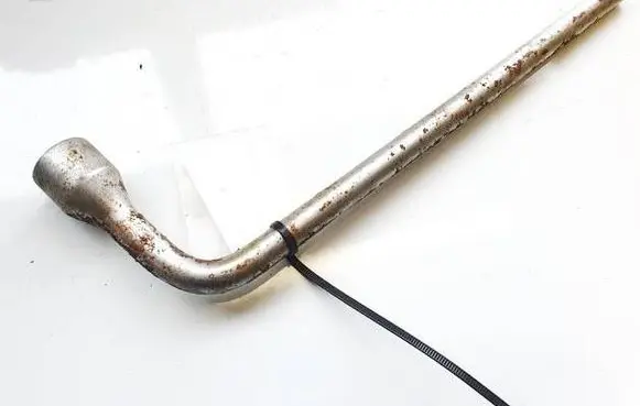 Mercedes-Benz C W203 Wheel nut wrench