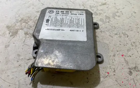 Volkswagen Polo Airbag control unit/module 1C0909605K
