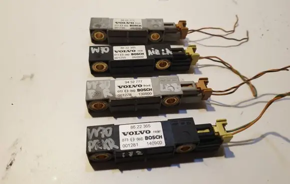 Volvo V70 Airbag deployment crash/impact sensor 8622365 9452777