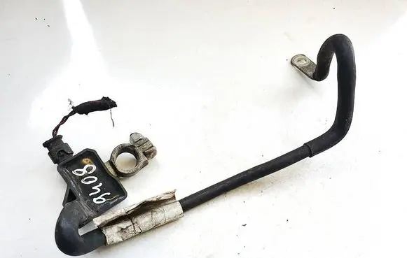 Volkswagen PASSAT B7 Positive cable (battery) 8651312259