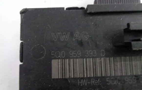 Volkswagen Golf VII Door control unit/module 5Q0959393D