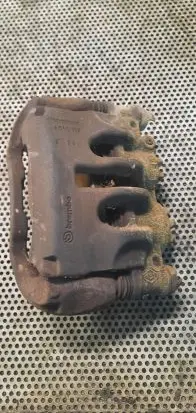 Mercedes-Benz Vito Viano W639 Front brake caliper 410009686R A51007 751007