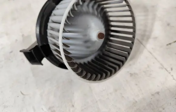 Renault Twingo III Heater fan/blower EE797001