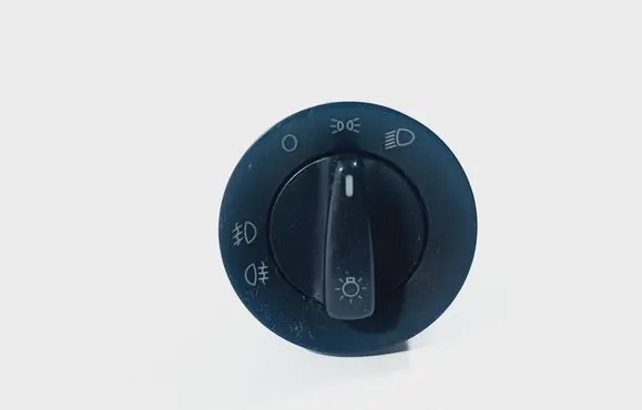 Skoda Fabia Mk2 (5J) Light switch
