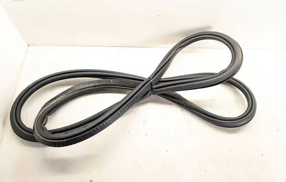 Volvo V60 Rear door rubber seal (on body) 32229227