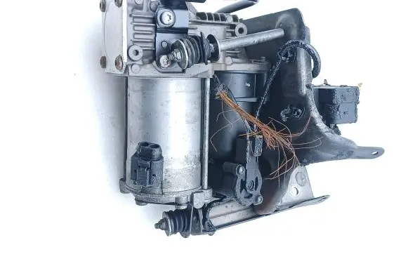 Mercedes-Benz S W222 Air suspension compressor/pump A0993200104