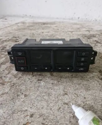 Audi A3 S3 8L Climate control unit 8L0820043B 5HB00760800 D730302