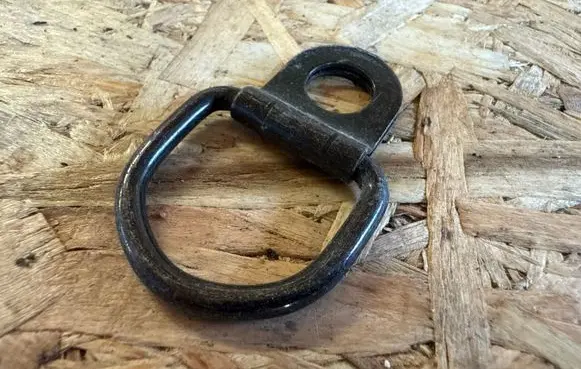 Alfa Romeo 159 Tie down hook / loop 